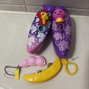 Bundle of 4 toys (Bananas Baby Crushies, Split Popper and Bean Pee Pod fidgets)